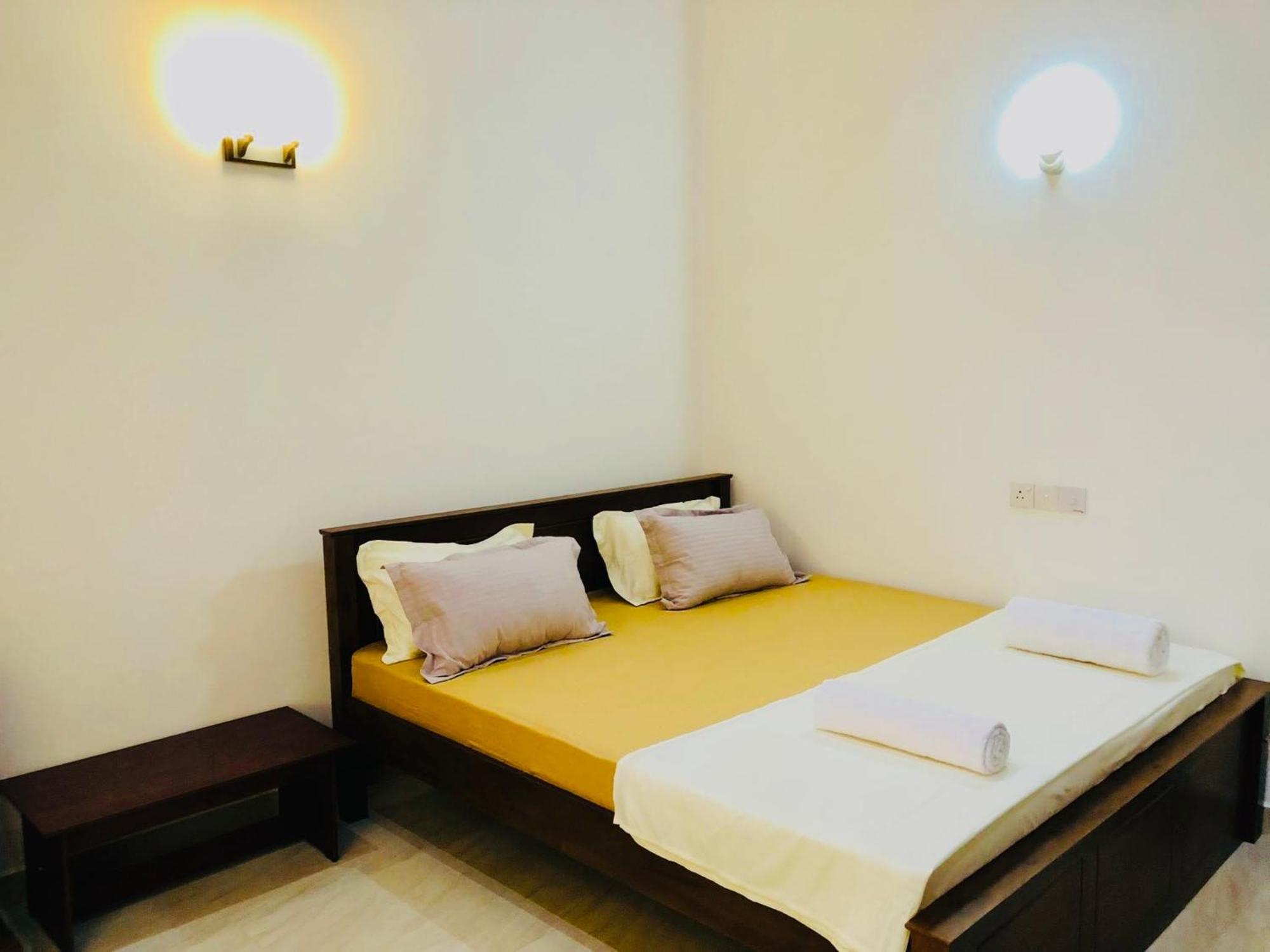 Ahasna Airport Villa Negombo Exterior photo