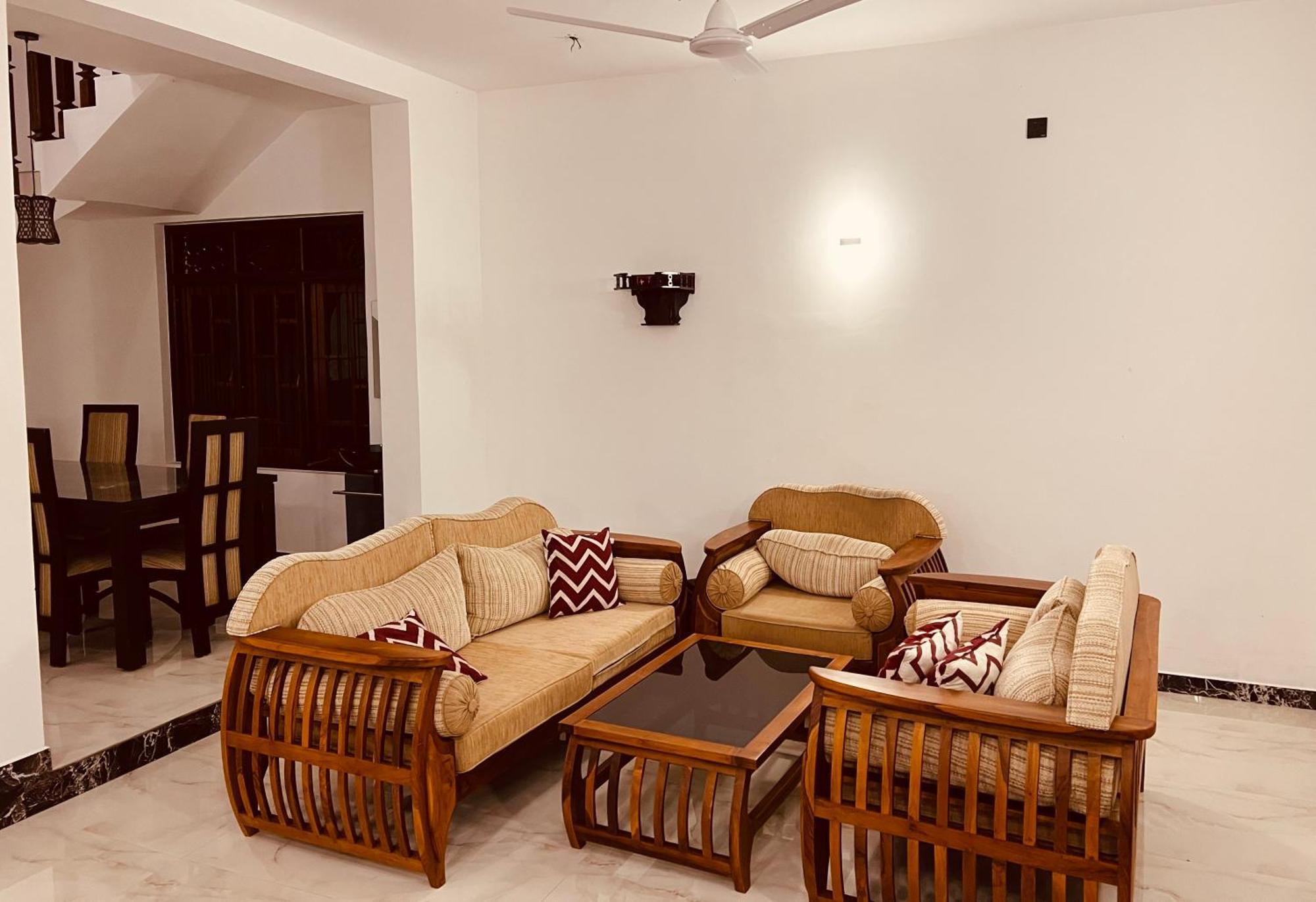 Ahasna Airport Villa Negombo Exterior photo