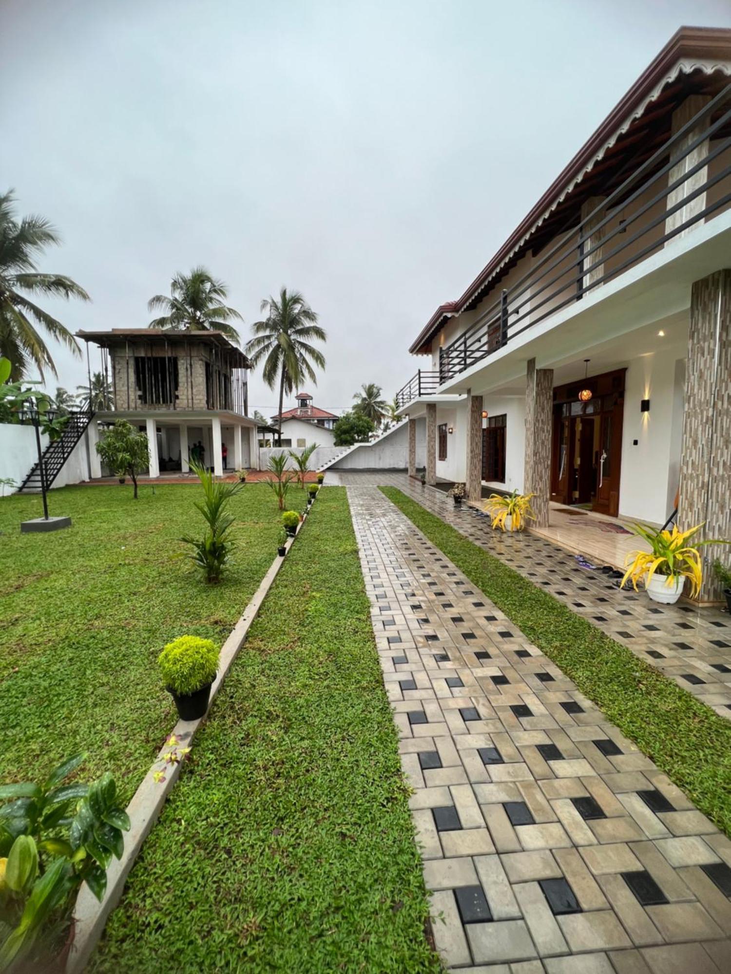 Ahasna Airport Villa Negombo Exterior photo