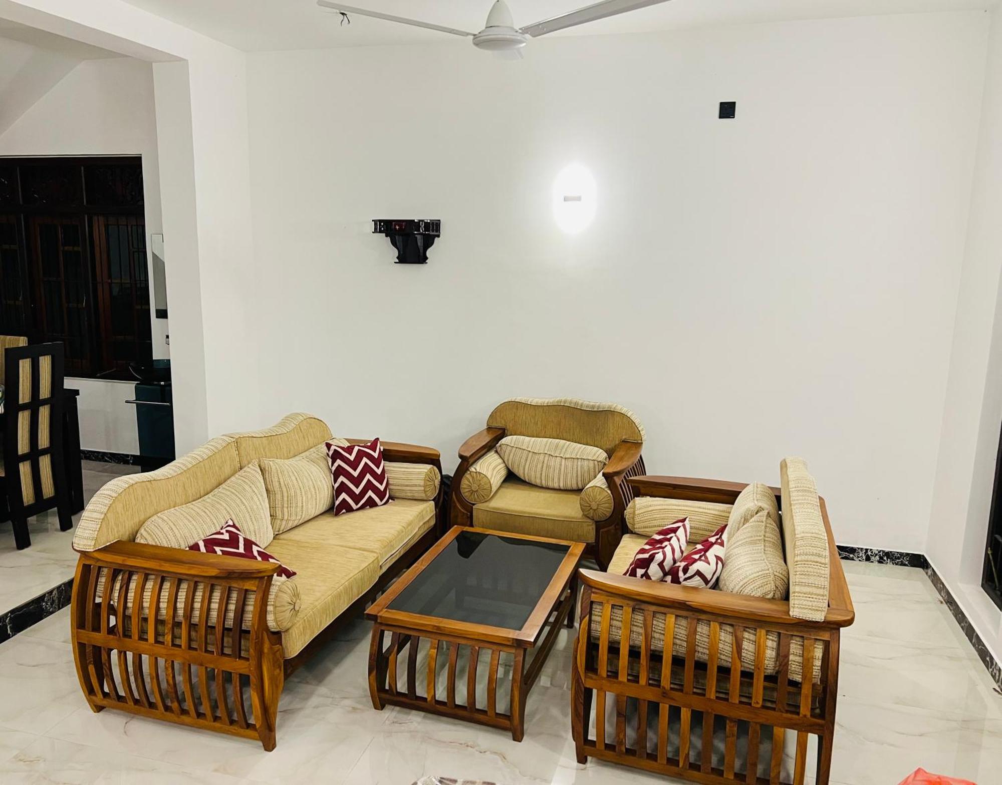 Ahasna Airport Villa Negombo Exterior photo