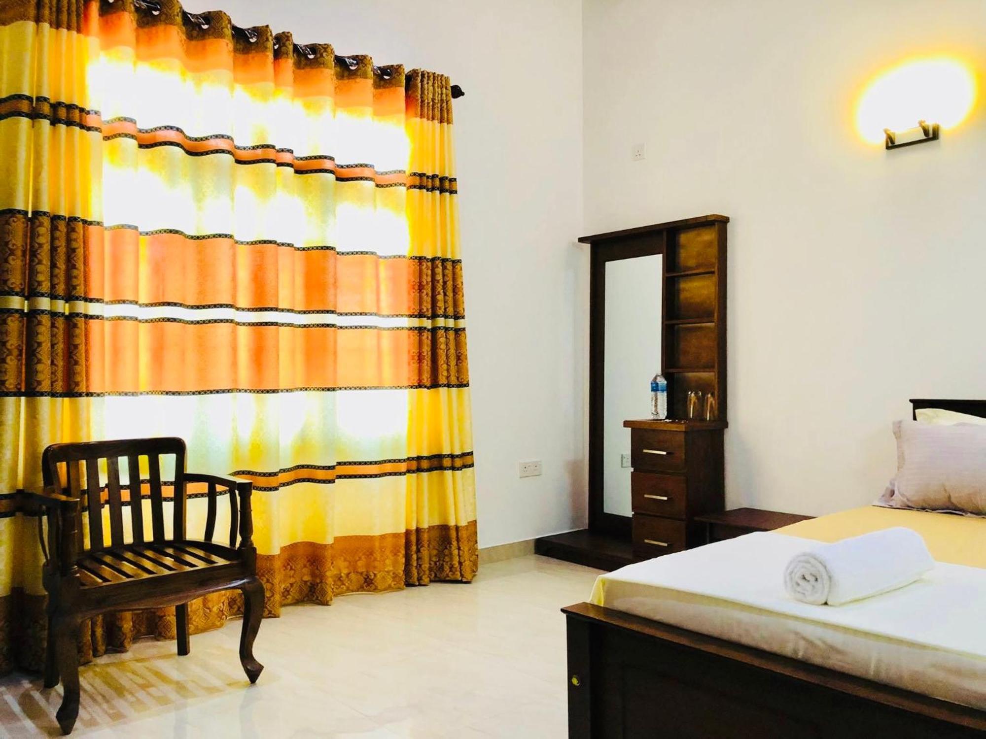 Ahasna Airport Villa Negombo Exterior photo