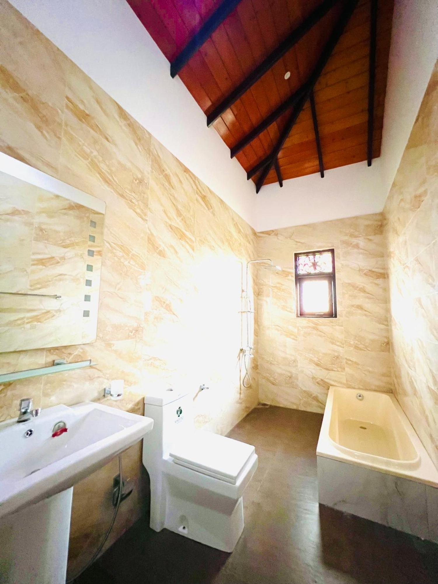Ahasna Airport Villa Negombo Exterior photo