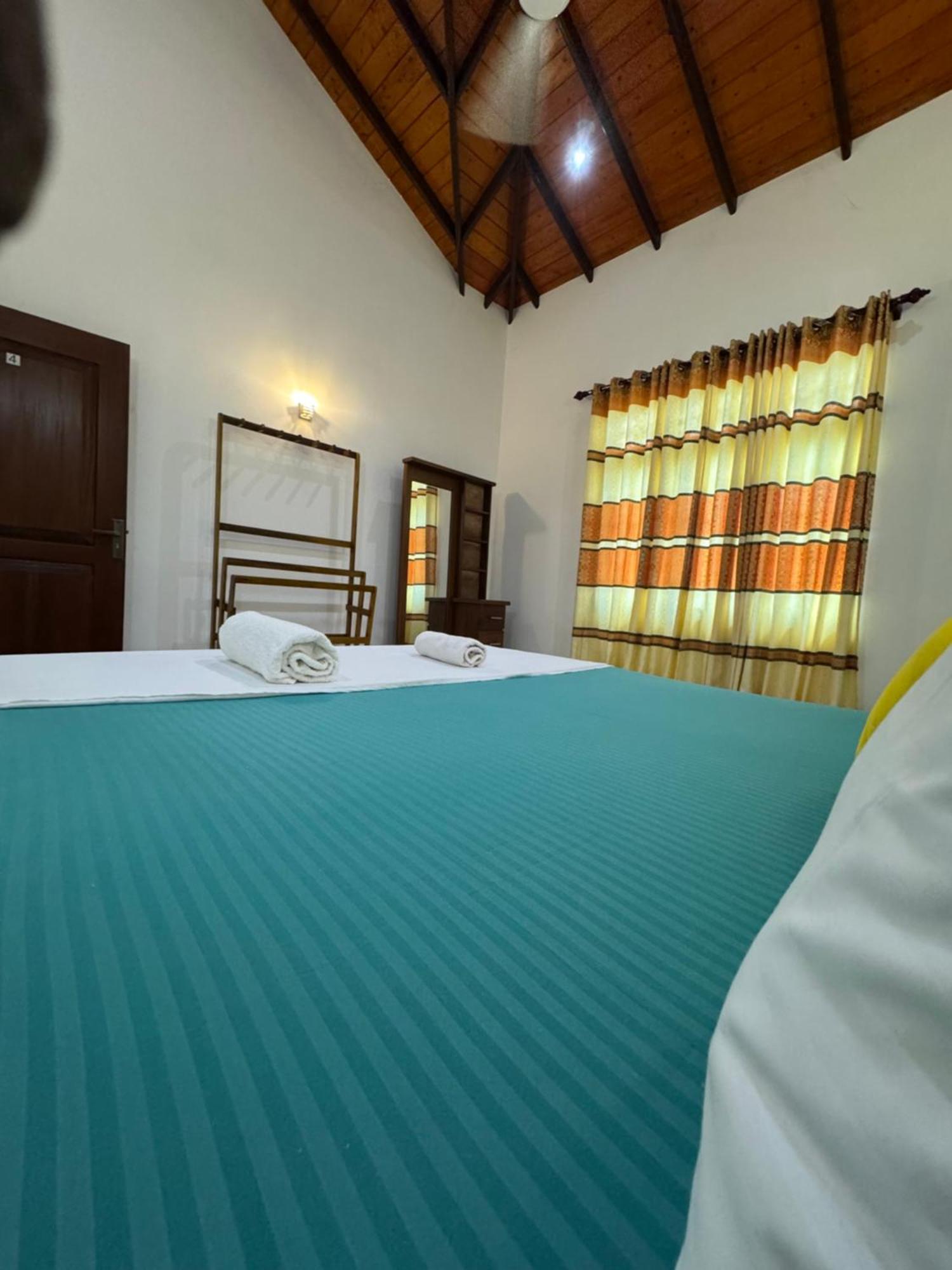 Ahasna Airport Villa Negombo Exterior photo