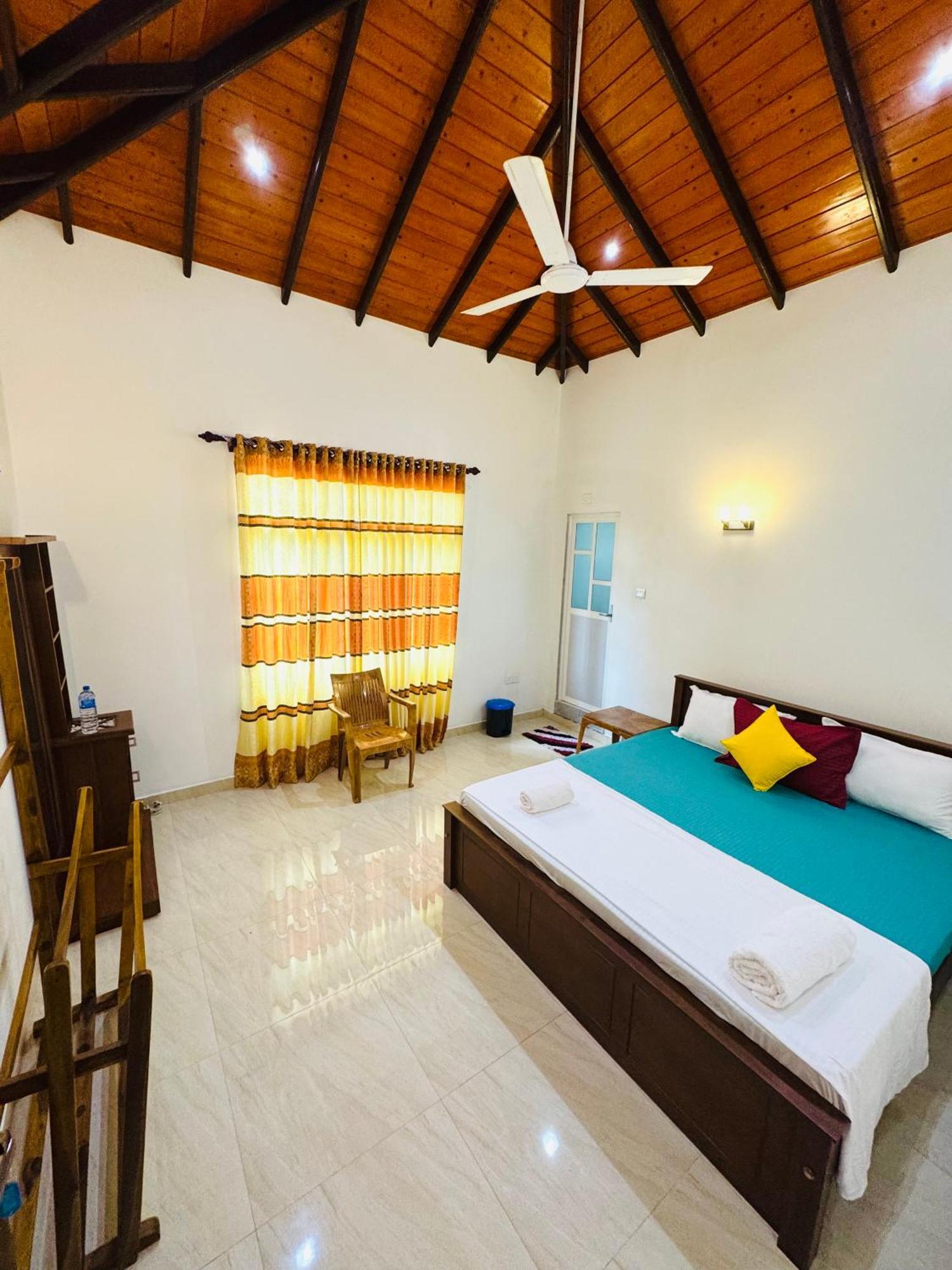 Ahasna Airport Villa Negombo Exterior photo