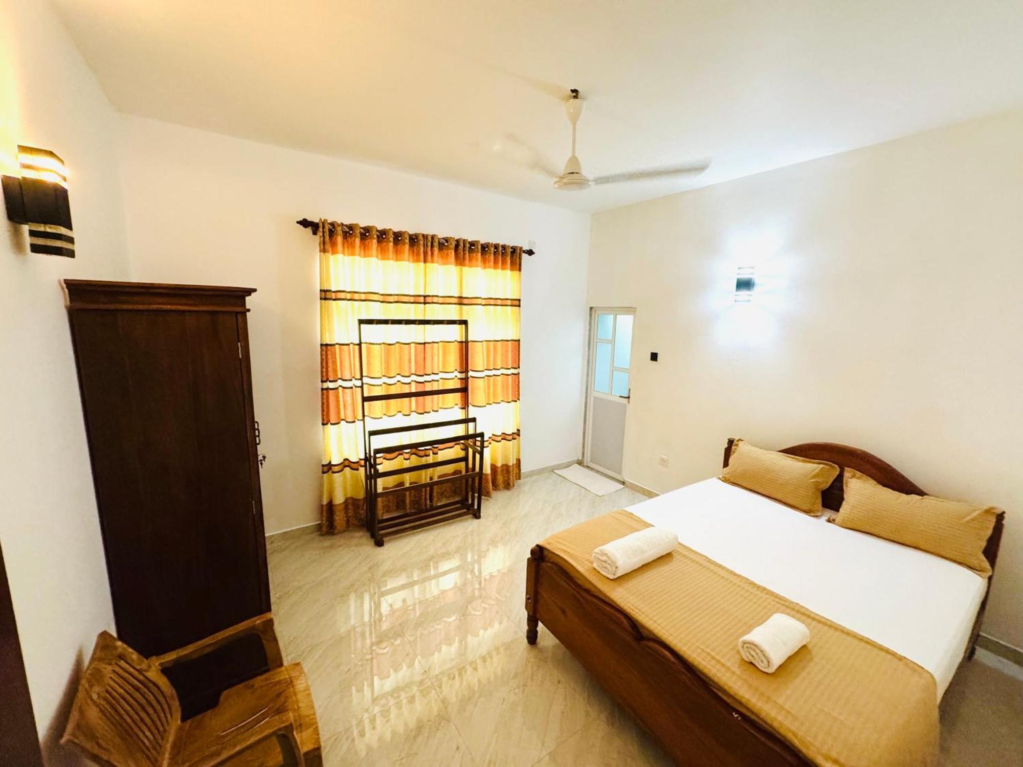 Ahasna Airport Villa Negombo Exterior photo