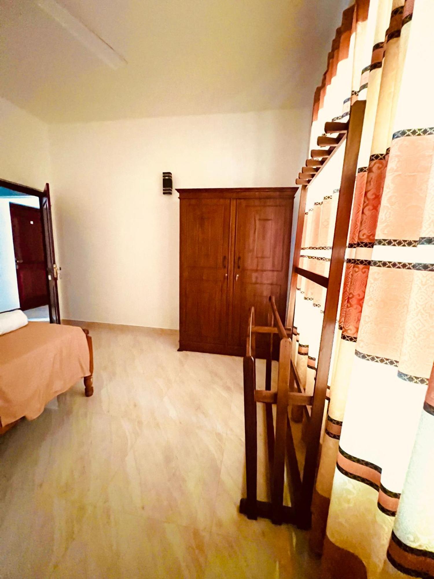 Ahasna Airport Villa Negombo Exterior photo