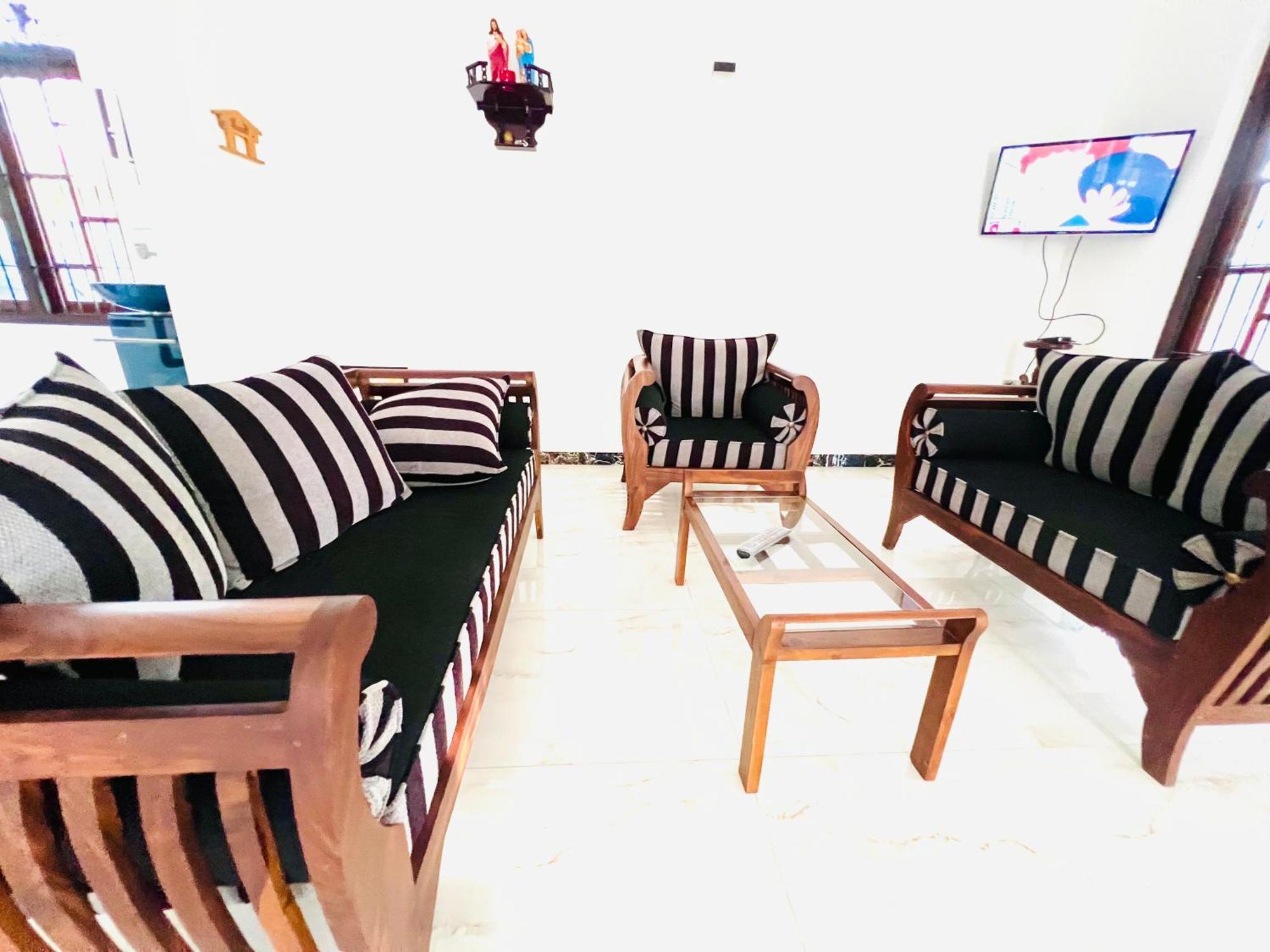 Ahasna Airport Villa Negombo Exterior photo
